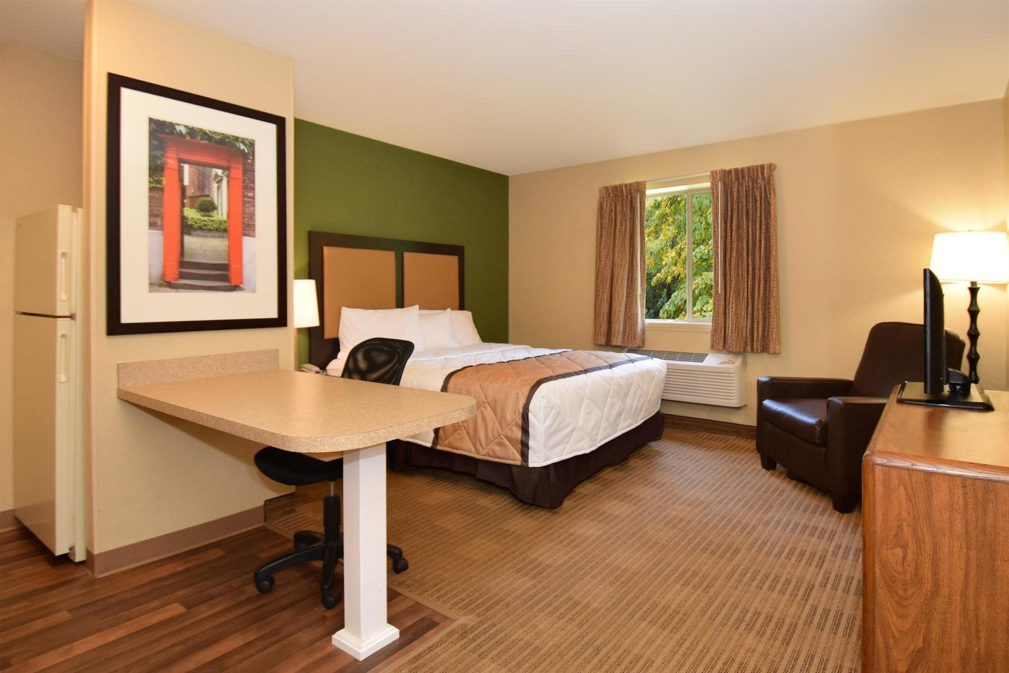 เอ็กซ์เทนด์ สเตย์ อเมริกา ร็อกฟอร์ด สเตทสตรีท Hotel ร็อคฟอร์ด ภายนอก รูปภาพ