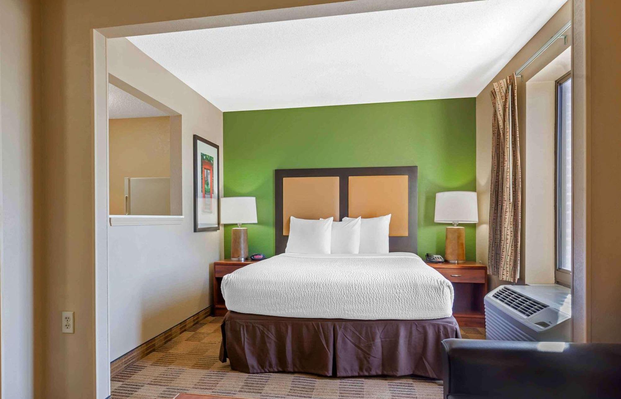 เอ็กซ์เทนด์ สเตย์ อเมริกา ร็อกฟอร์ด สเตทสตรีท Hotel ร็อคฟอร์ด ภายนอก รูปภาพ