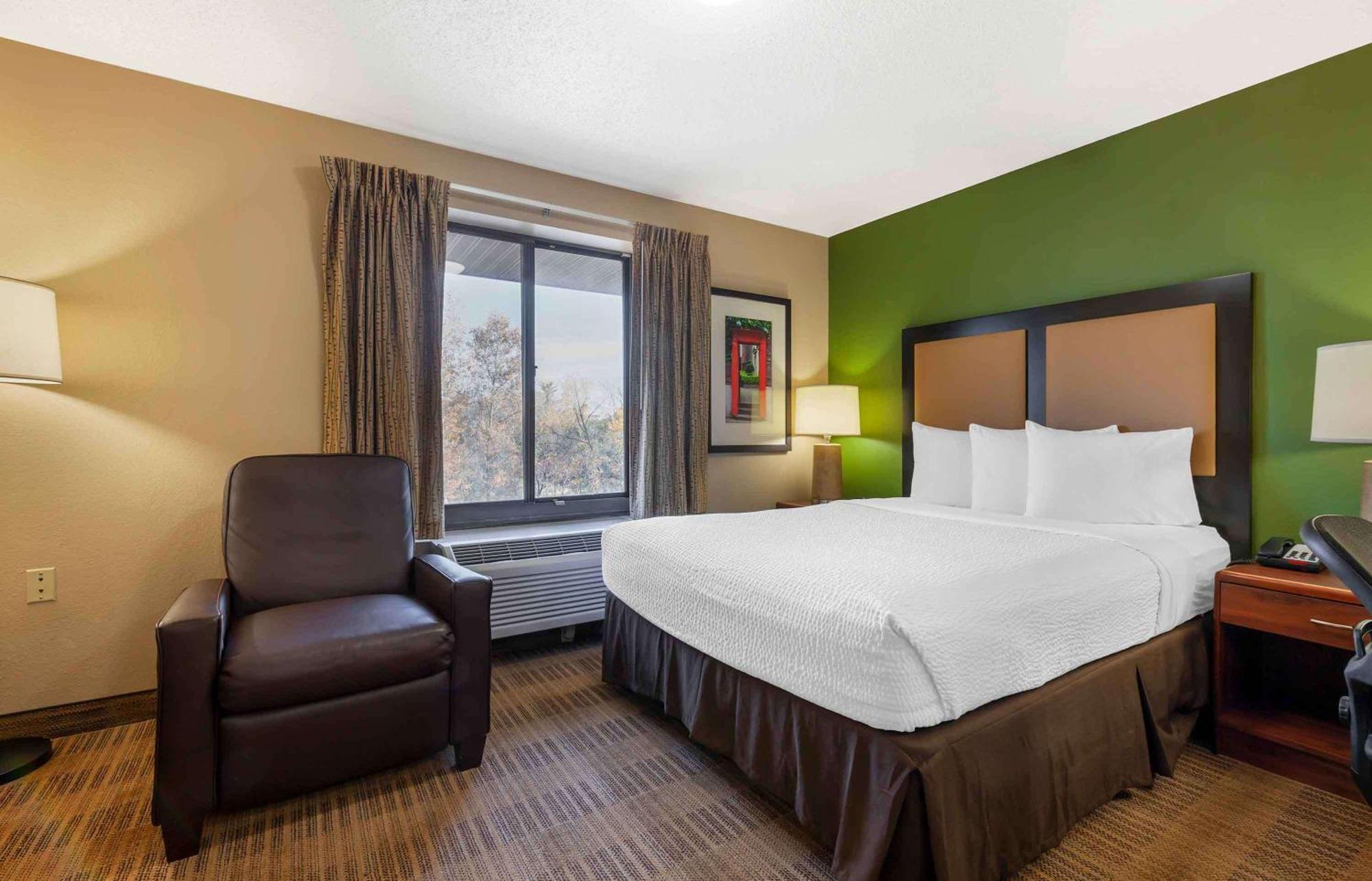 เอ็กซ์เทนด์ สเตย์ อเมริกา ร็อกฟอร์ด สเตทสตรีท Hotel ร็อคฟอร์ด ภายนอก รูปภาพ