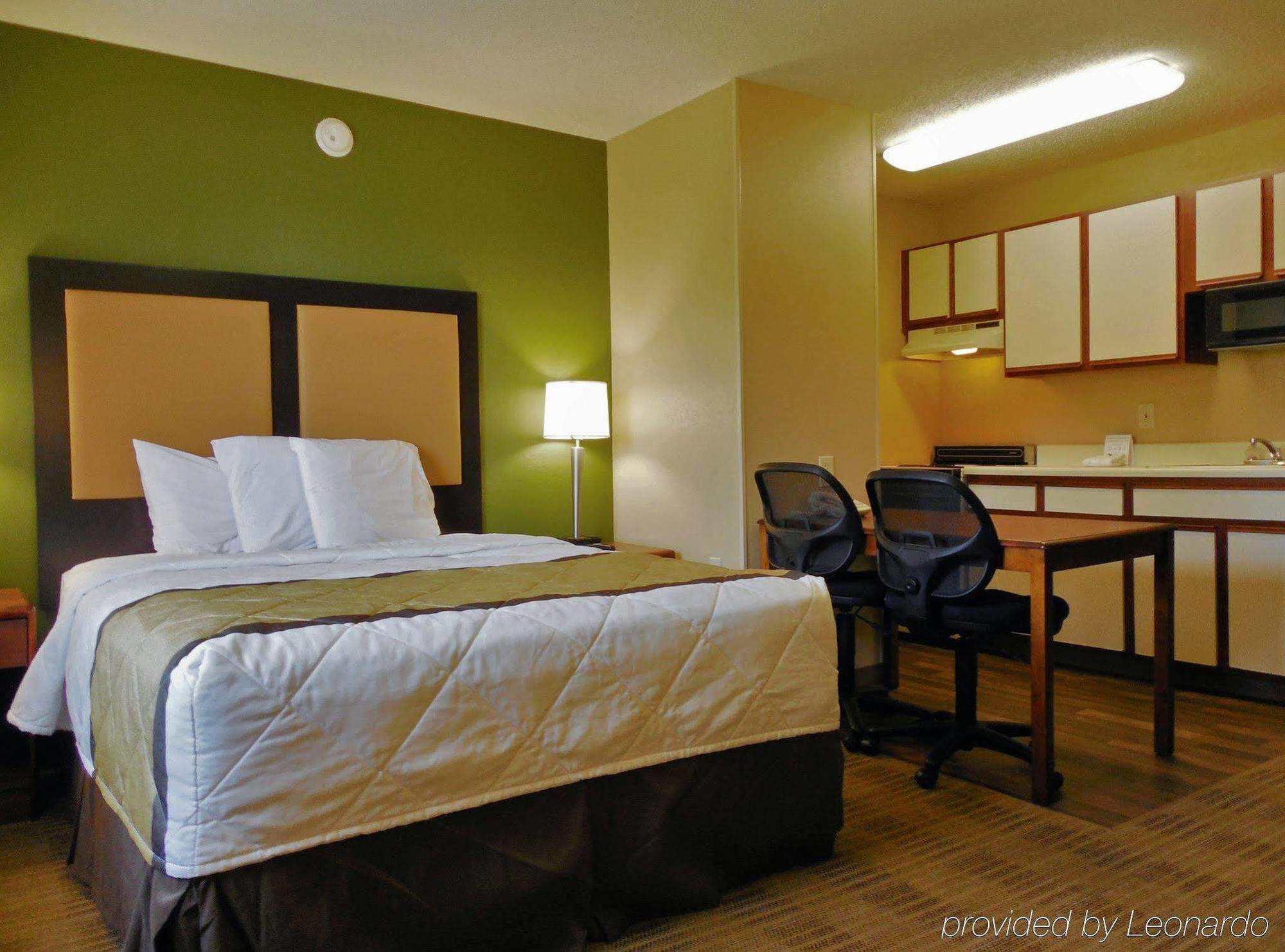 เอ็กซ์เทนด์ สเตย์ อเมริกา ร็อกฟอร์ด สเตทสตรีท Hotel ร็อคฟอร์ด ภายนอก รูปภาพ